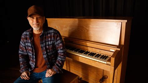 'TN Troubadour' Makky Kaylor returns to music after open heart surgery