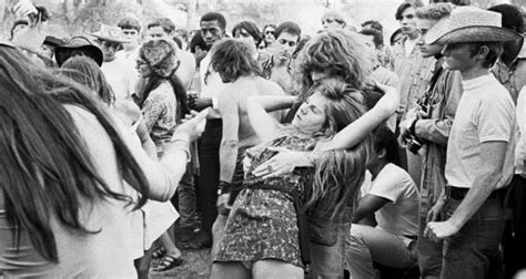 60s Hippie Fashion How To Dress Like A Sixties Hippie Girl Atelier