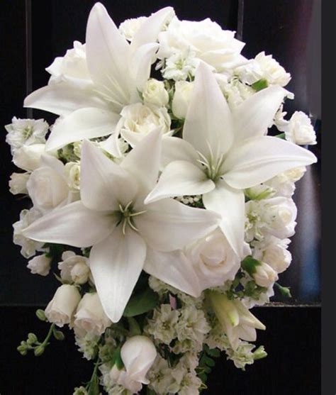 Casablanca Lilies And White Roses This Is Perfect Rose Wedding