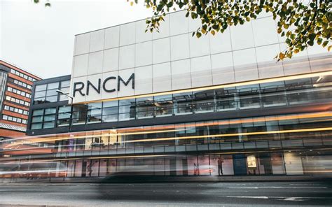 The royal college of music also includes a junior department with more than 300 students between 10 and 18 years, there can learn all the instruments, vocals, composition and performance practice in ensembles and orchestras. Royal Northern College of Music guide