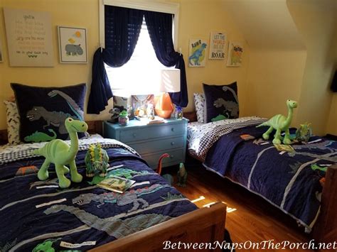Shop dinosaur bedding and decor at pottery barn kids. Dinosaur Themed Boy's Bedroom with Pottery Barn Dinosaur ...