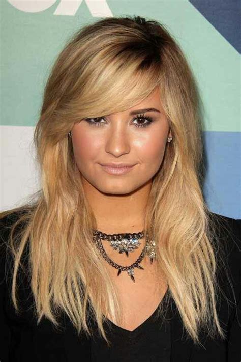 26 Most Glamorous Looking Haircuts With Side Bangs Haircuts And Hairstyles 2020 Demi Lovato