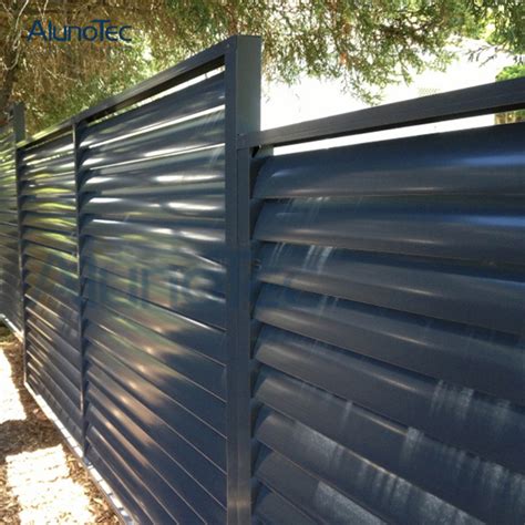 Stratco horizontal slat fencing is an innovative, easy to install aluminum slat fencing system offering the latest in the design of this thick, horizontal railing includes the use of thick pieces of wood. China Horizontal Aluminium Slat Fence for Garden - China Slat Fence, Aluminium Fence