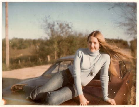 20 Cool Pics Of Teenage Girls That Defined Young Fashion Of The 1970s