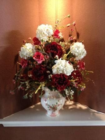 Serving the world with beautiful fresh flowers, roses, and gift baskets. Beautiful Vase with Silk Flower Arrangement - for Sale in ...
