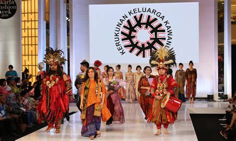 Komunikasi yang baik akan menghindari adanya pertengkaran, di dalam kehidupan. Kerukunan Keluarga Kawanua Presentasikan 'Wonderful Kain ...