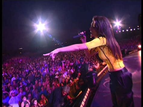 It makes you wanna sing. Shania Twain - Live in Chicago HD - Ka-Ching! (07) - YouTube