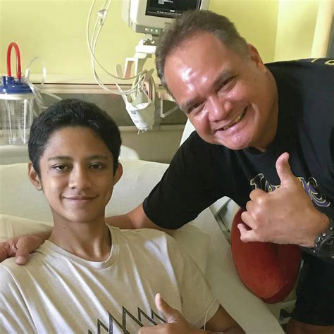 Ks Grad Battling Rare Blood Disease Seeks Bone Marrow Donor Hawaii