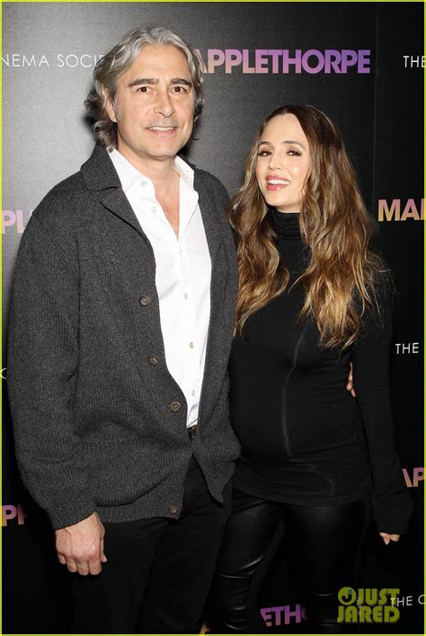 Eliza Dushku Is Pregnant Expecting First Child With Husband Peter