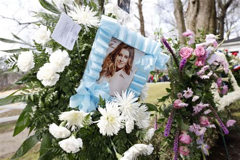 Emotional Tributes To Lisa Marie Presley At Funeral Dublins Fm104