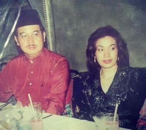 They have two children, riza aziz and azrene soraya. Doktor Dedah 8 Prosedur Kecantikan Rosmah - Lobak Merah