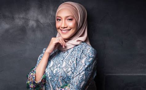 The album featured one foreign language track, chitose bashi. "Raya Ni Saya Akan Bawa Anak-Anak Ke…"- Ziana Zain ...