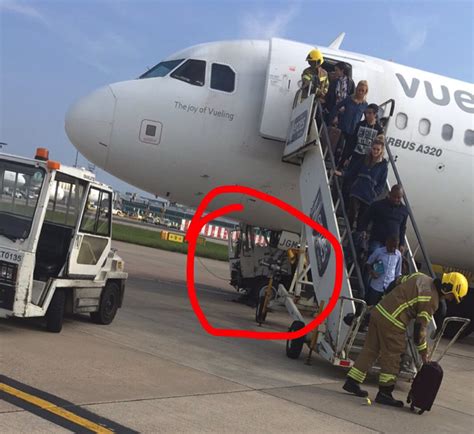Emergency Vueling A Flight Vy Was Damaged By A Tow Vehicle