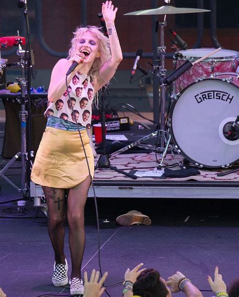 Hayley On Stage During Paramores Second Show On Parahoy Parahoy Paramore Hayley