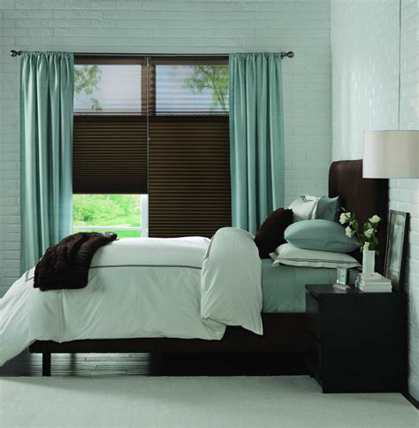 Bedroom window treatments aren't given much thought by many homeowners or renters. Window Treatment Ideas for the Bedroom - 3 Blind Mice