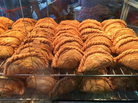 Easy potato spiral curry puff filled with aromatic potato and chicken filling. 丰味鸡肉咖喱角/咖喱卜Homi Chicken Curry Puff