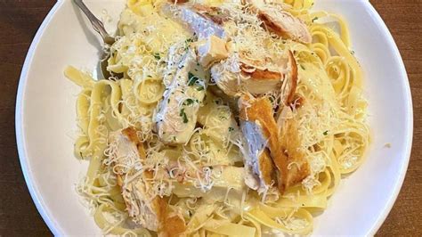 Olive Garden Chicken Alfredo What To Know Before Ordering
