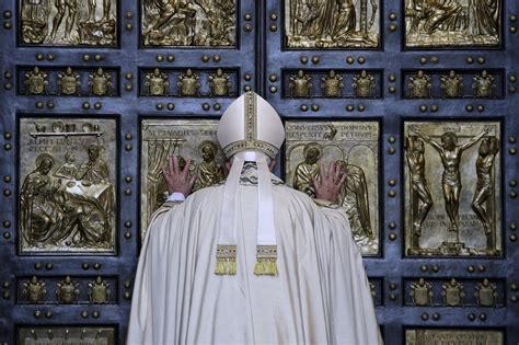 Pope Francis Calls For ‘gods Mercy At Start Of Yearlong Jubilee The