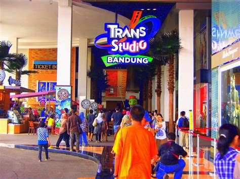Tempat wisata edukatif biasa disebut sebagai museum iptek ikonik di bandung. Trans studio bandung: 23 Wahana Menarik & Harga Tiket ...