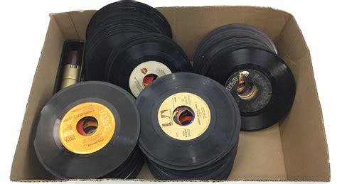 Lot 100 Vintage Vinyl 45 Records