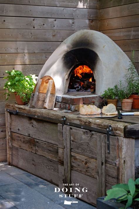 How to make your own outdoor kitchen. How to build a (cob) pizza oven step by step.The Art of Doing Stuff
