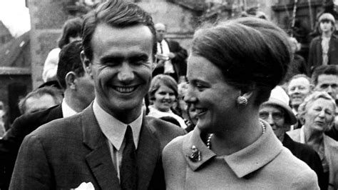 Vi har samlet et hold bestående af prisvindende journalister, som leverer historier med indblik og oversigt. Husker du? For 49 år siden blev prinsesse Margrethe ...
