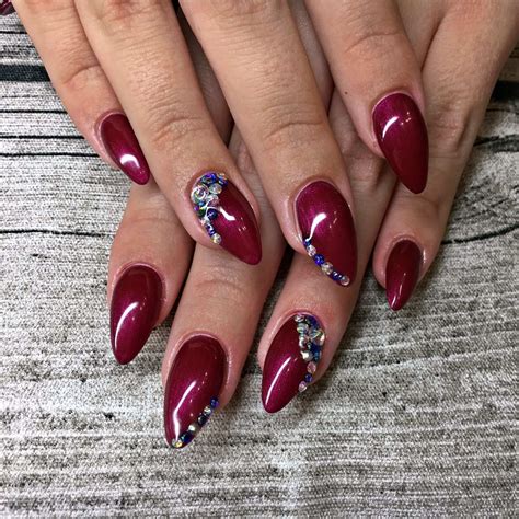 Auch im herbst und im winter sind schwarze nägel absolut im trend. Rote Fingernaegel Mit Muster