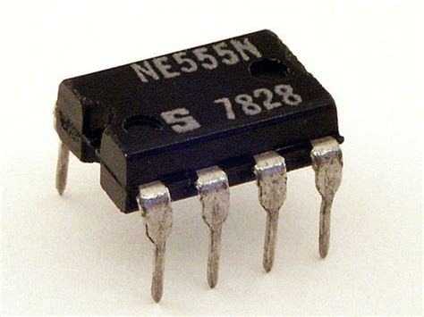 555 Minuterie Ic 555 Timer Ic Abcdefwiki