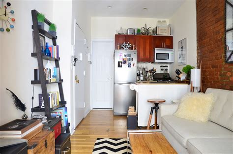 Tiny Apartment Tour On Nyc S Upper East Side Apartment Therapy