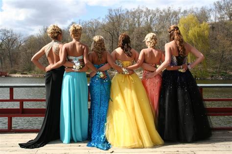 Group Prom Picture Ideas Prompictureideas Prom Photography Prom