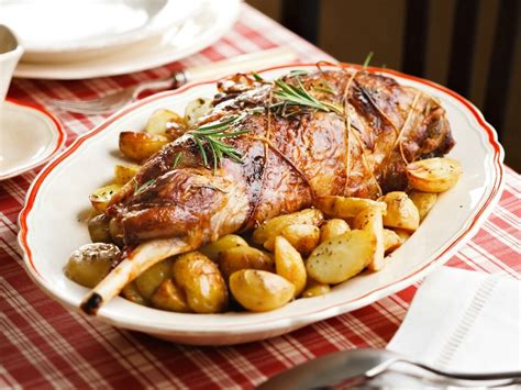 Maybe you would like to learn more about one of these? Cosciotto di agnello al forno con patate