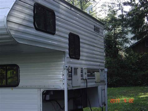 2004 Used Lance 815 Truck Camper In Washington Wa