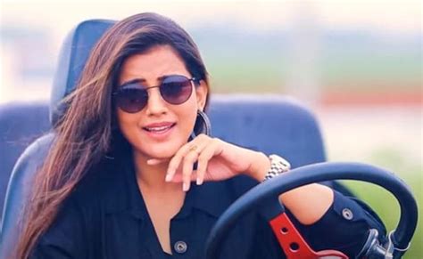 Bhojpuri Actress Akshara Singh Rap Song Idhar Aane Ka Nahi Trending On Youtube भोजपुरी