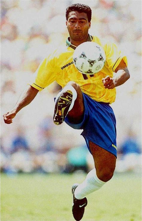 Samu castillejo (milan) un tiro di sinistro da centro area che e' completamente fuori bersaglio sulla sinistra. Romário 🇧🇷 | Romário, Futebol arte, Lendas do futebol