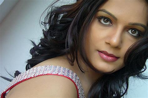 Actress Anjali Dwivedi Stunned After Her Naked Pictures Appear On Twitter Ummid Com