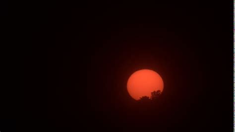 La prochaine éclipse totale visible depuis la france aura lieu le 3 septembre 2081. eclipse solaire france - YouTube