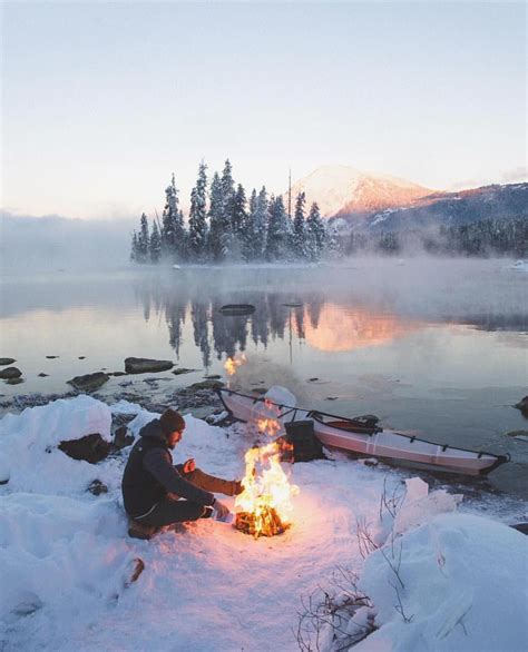 Adventure Awaits Adventure Travel Trekking Camping Im Winter Winter