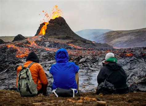 State Of Emergency Declared In Iceland As Earthquakes Signal Possible Volcanic Eruption La