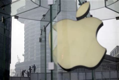 Apple Cuts Orders For Iphone 5 As Consumer Demand Falls