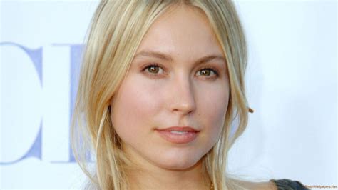 How Tall Is Sarah Carter Celebrity Fm Official Stars Business