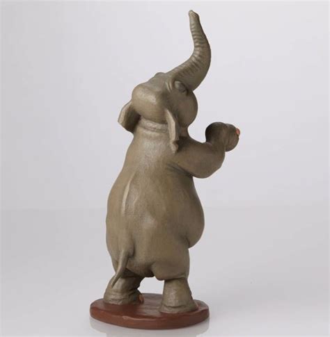 Walt Disney Archives Collection Fantasia Elephant Maquette 4051310