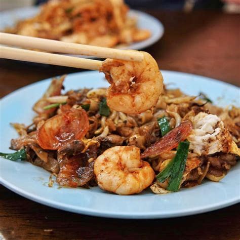 Char kway teow is probably the first recipe ever that i'm going to describe as deceptively difficult. 11 Famous & Best Char Kuey Teow In Penang 2020: With Wok ...