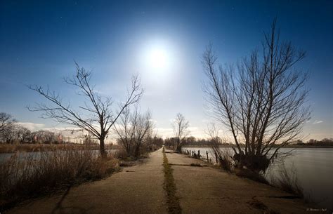 Das haus in der sonne hat eine lange tradition und wurde in den zwanziger jahren des letzten jahr. Sonne in der Nacht... Foto & Bild | landschaft ...