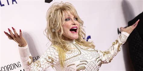 dolly parton always sleeps with her makeup on paper magazine