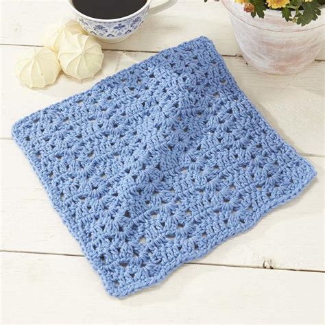 Welcome to the beginning of a new crochet along! Roanoke Dishcloth Free crochet pattern ⋆ Crochet Kingdom