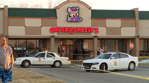 Shooting Outside Chuck E Cheese On Indys Far East Side Leaves 1 Dead