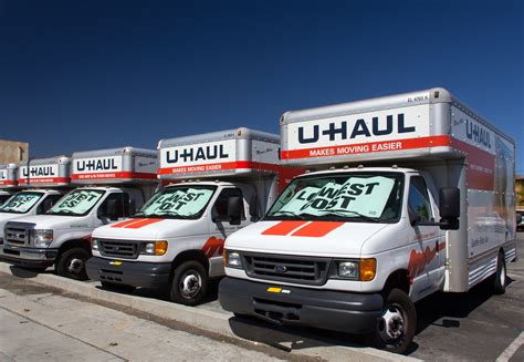 As part of the online process, customers use the smartphone's camera to upload photos of themselves, their. Scammers Hope for Easy Money by Crashing U-Haul Trucks