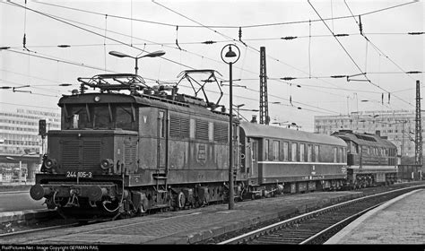 Railpicturesnet Photo 244 105 Deutsche Reichsbahn E 44 At Hallesaale