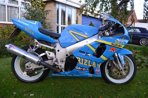 If you have aspirations to like you, i decided to go track only and i decided on an '02 gsxr600. Suzuki GSXR 750 SRAD X-Injected, Trackbike With V5