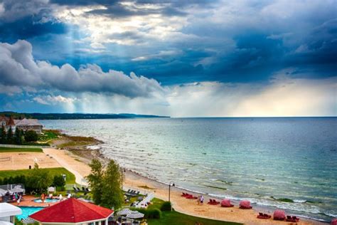 17 Simply Incredible Photos Of The Great Lakes In Michigan